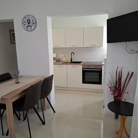 Sonja Apartment *